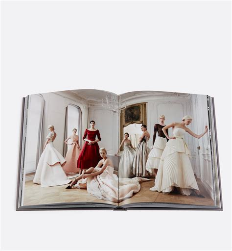 modeboeken dior|Book: Dior New Looks English Version .